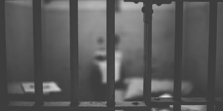 Затвореници у време ванредног стања могу тражити услован отпуст и помиловање